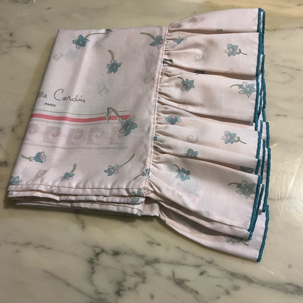 Pierre Cardin Paris pillow case w/ Ruffles